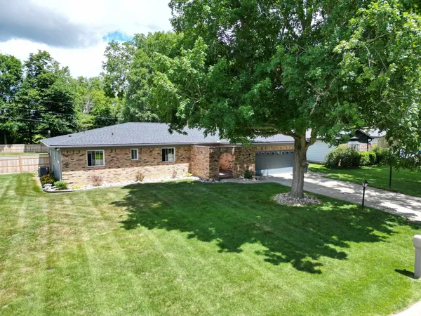 $379,900 | 7139 Timberwood Drive, Davison, MI 48423