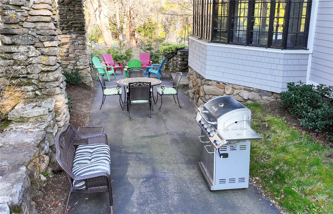 244 Kingstown Road Narragansett, RI 02882 - Photo 8 of 48