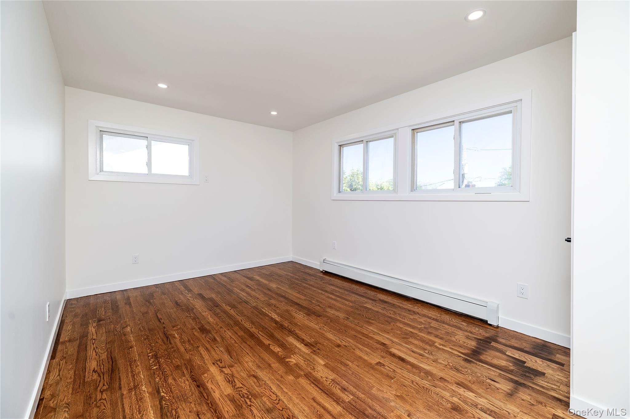 561 Woodbury Road Plainview, NY 11803 - Photo 14 of 19
