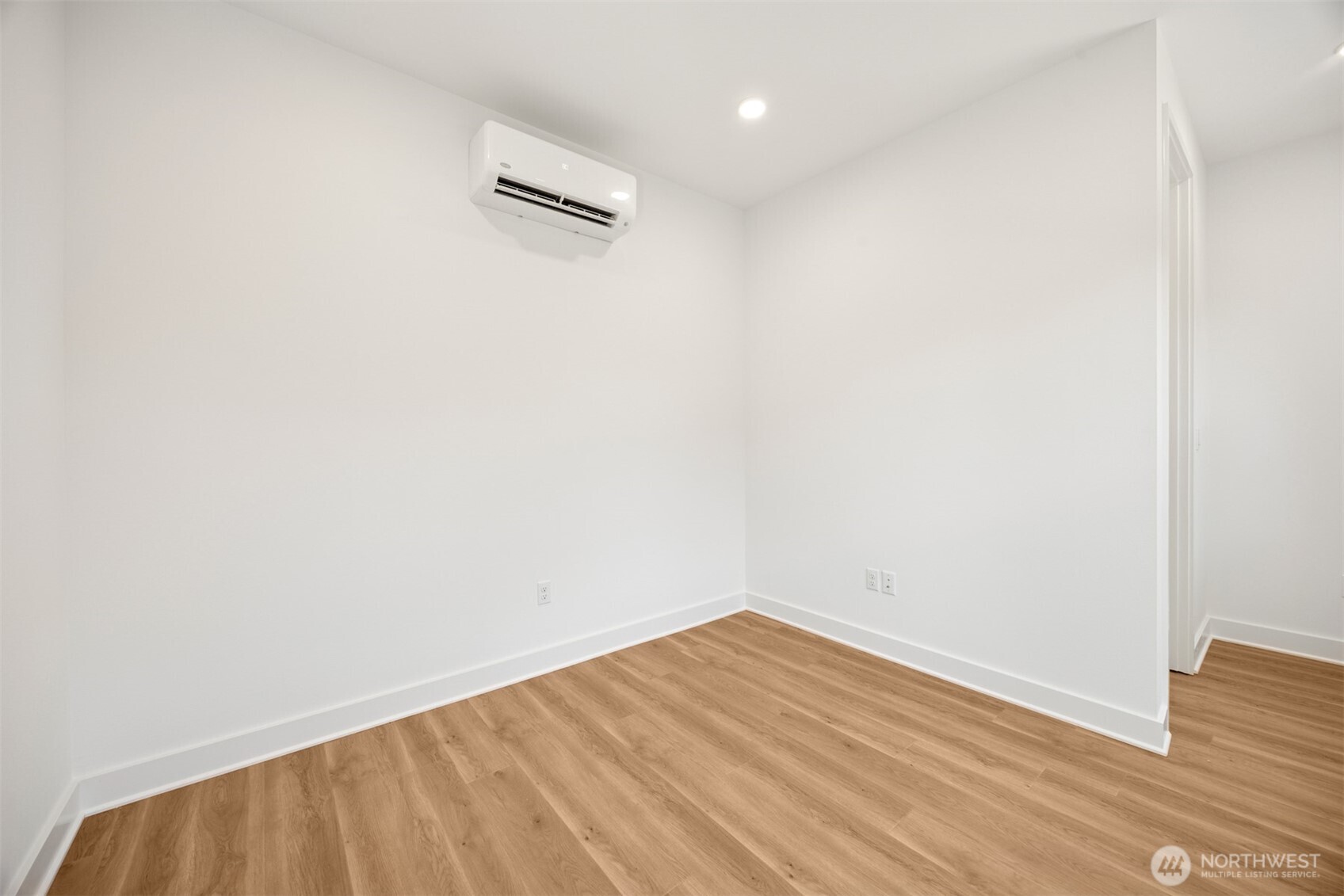 18814 99th Court Northeast, Unit B Bothell, WA 98011 - Photo 20 of 39