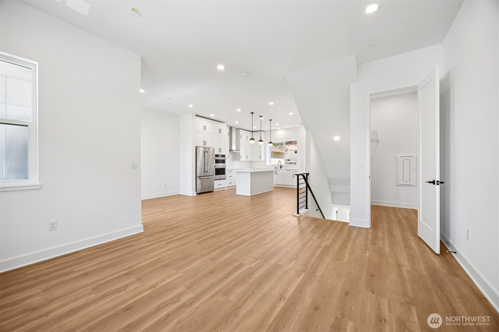 18814 99th Court Northeast, Unit B Bothell, WA 98011 - Photo 4 of 39