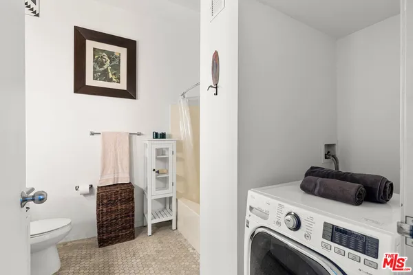 $599,999 | 420 San Pedro Street, Unit 410, Los Angeles, CA 90013