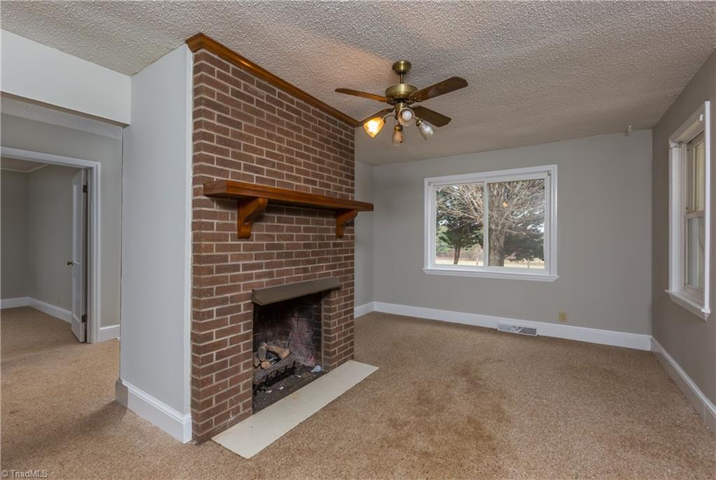 122 Doby Road Harmony, NC 28634 - Photo 4 of 14 Gallery Image 4