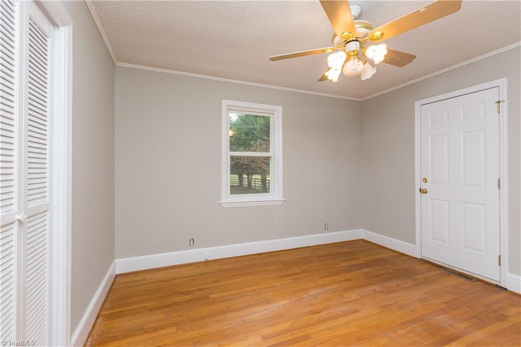 122 Doby Road Harmony, NC 28634 - Photo 8 of 14 Gallery Image 8