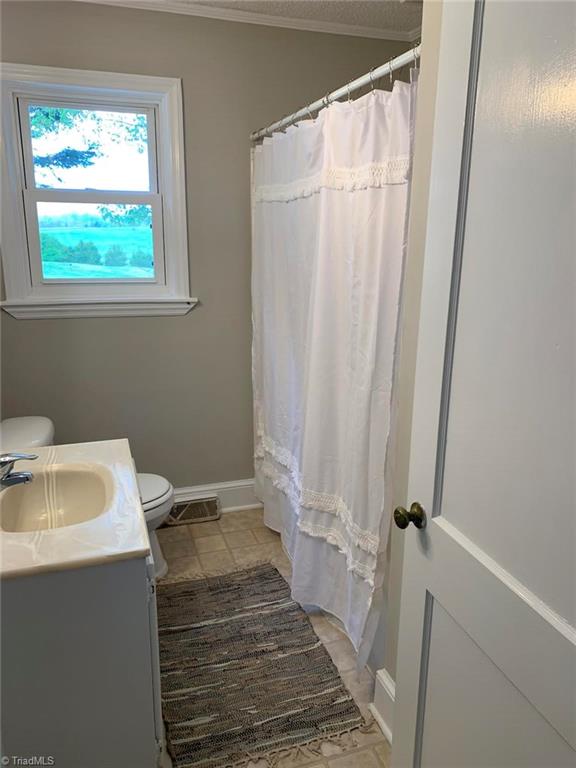 122 Doby Road Harmony, NC 28634 - Photo 10 of 14 Gallery Image 10