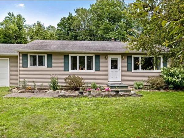 $352,000 | 102 McGinn Drive, St. Albans Town, VT 05478