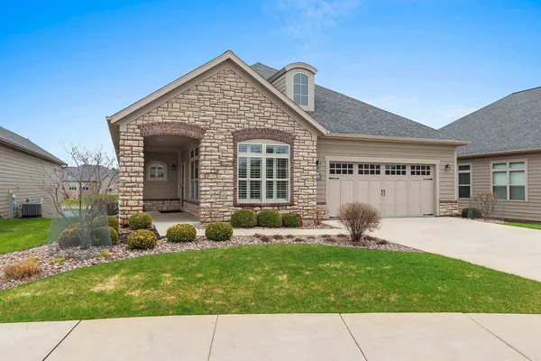 $670,000 | 200 Raccoon Berry Way, Green Bay, WI 54311