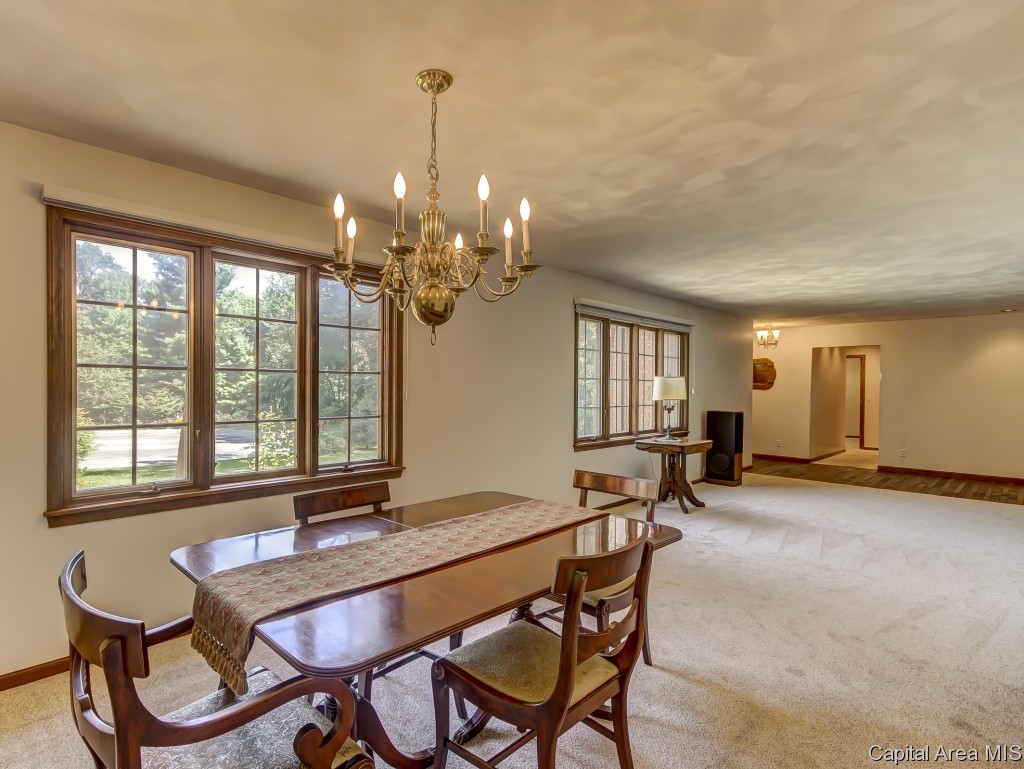 6 Harlan Court Springfield, IL 62712 - Photo 2 of 36 Gallery Image 2
