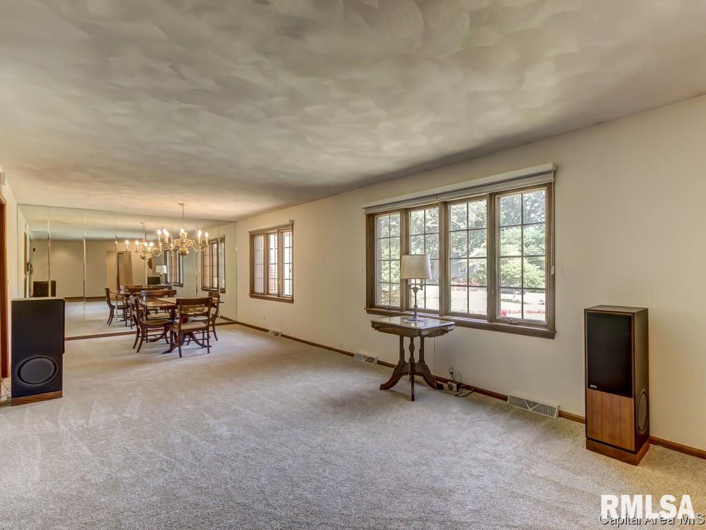 6 Harlan Court Springfield, IL 62712 - Photo 4 of 36 Gallery Image 4