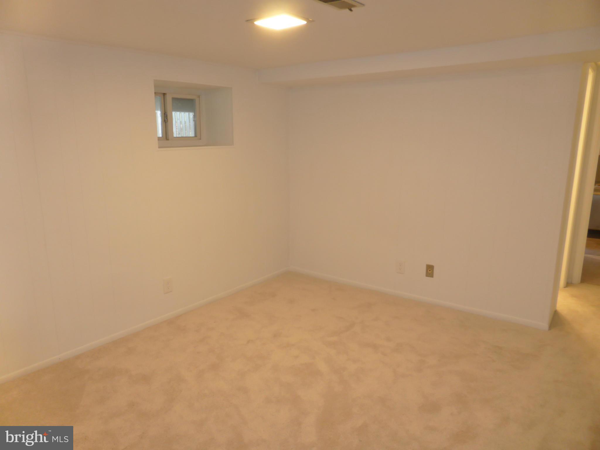 2916 South Buchanan Street, Unit A2 Arlington, VA 22206 - Photo 13 of 19 a view of an empty room