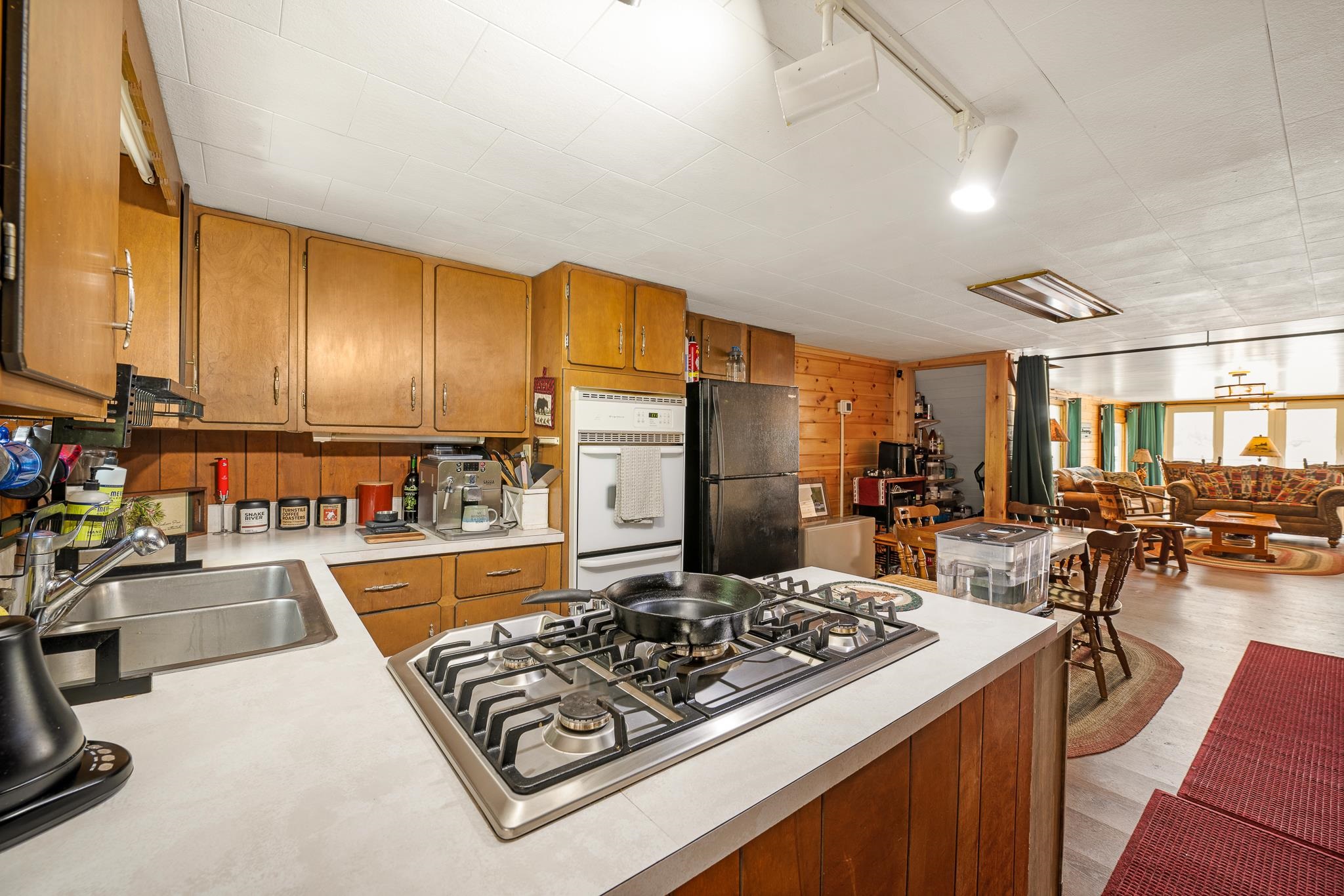 1437 Diamond Pond Road Stewartstown, NH 03576 - Photo 4 of 60