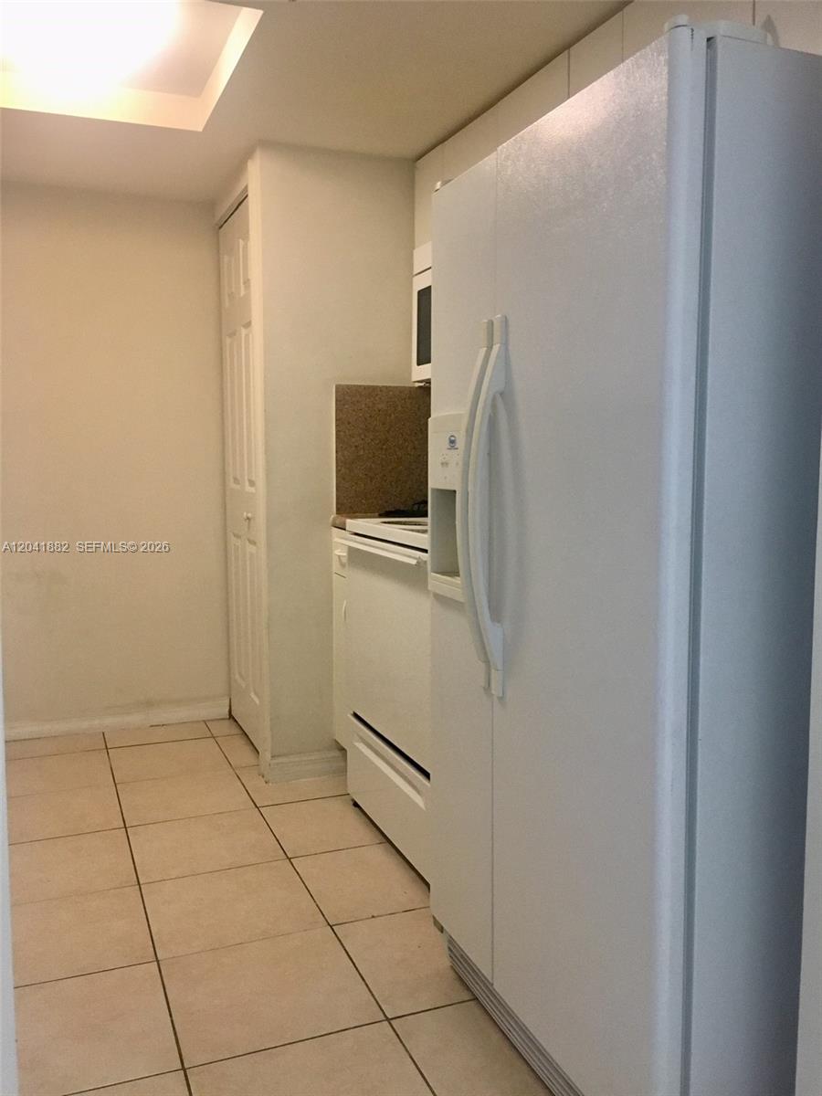 2475 Northwest 16th St Road, Unit 418 Miami, FL 33125 - Photo 20 of 23
