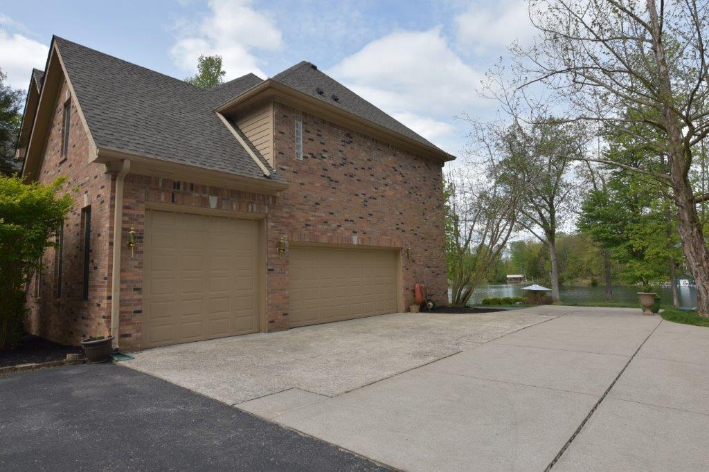 12770 West Sawmill Road Columbus, IN 47201 - Photo 6 of 56
