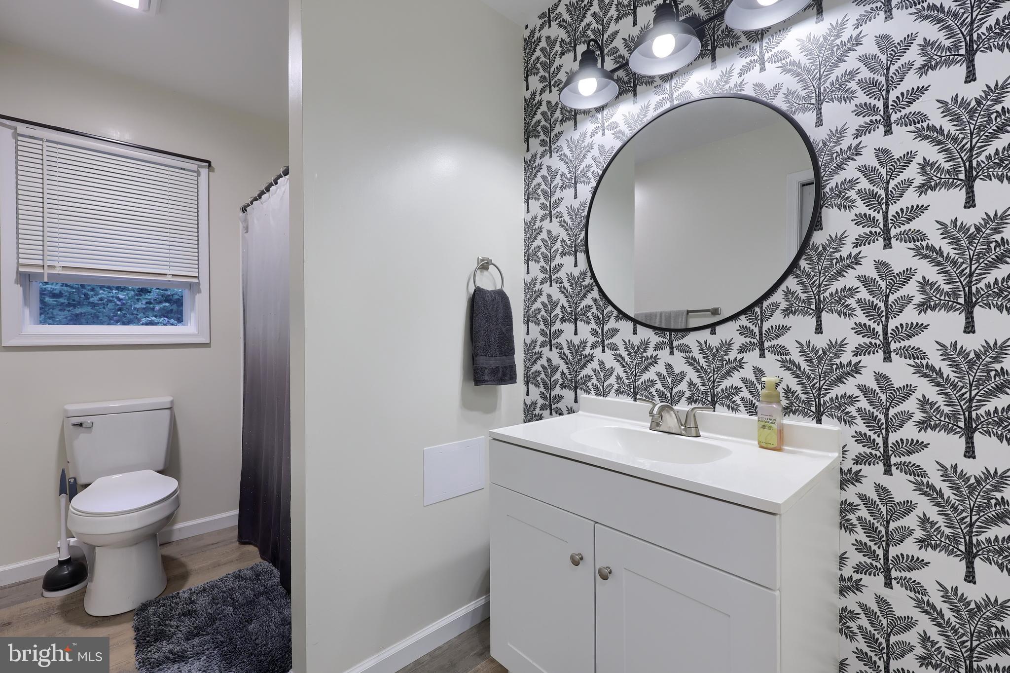 34 Hilldale Road Pequea, PA 17565 - Photo 20 of 44 Bath 1 - Updated and love the wallpaper accent!