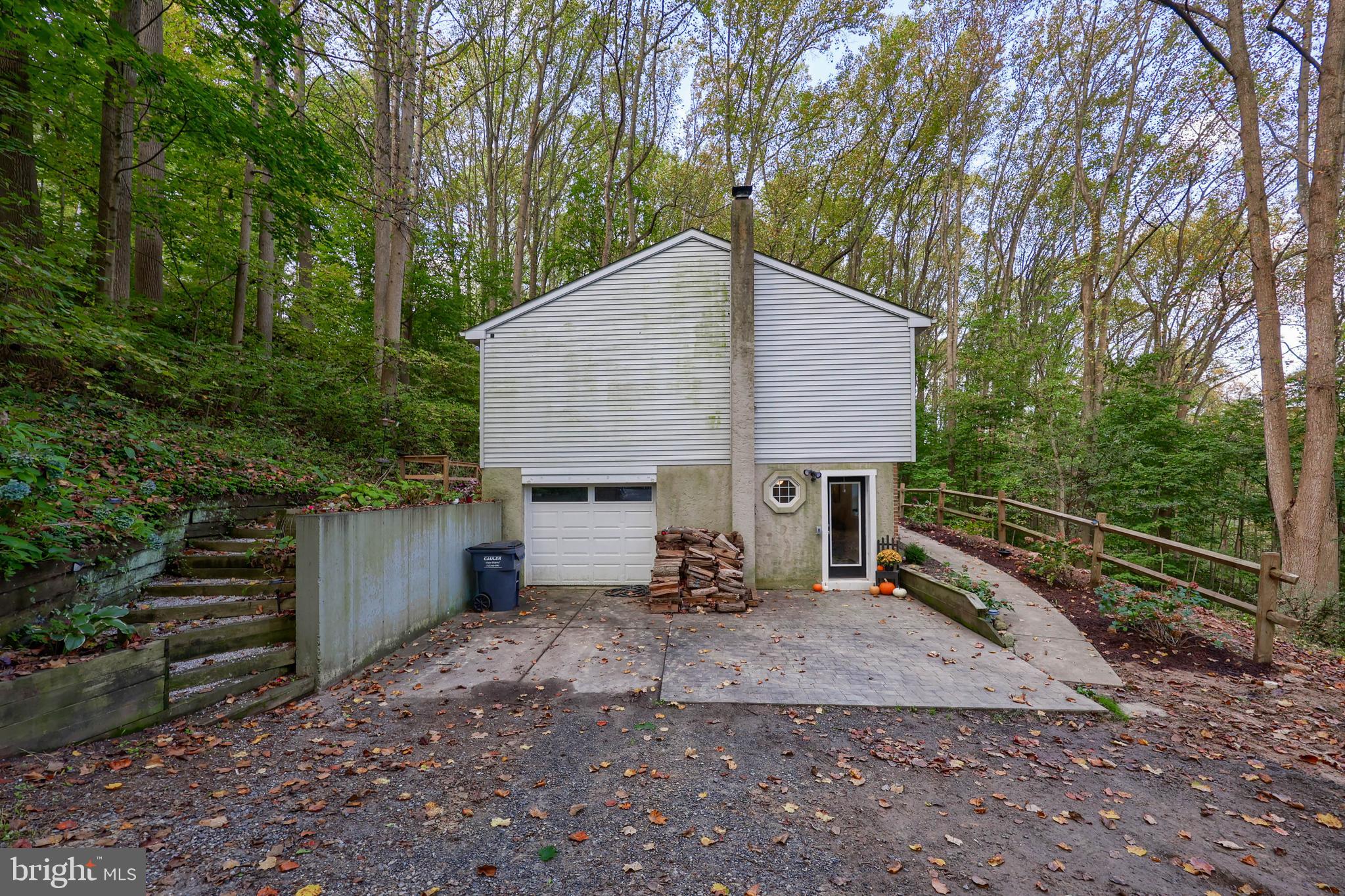 34 Hilldale Road Pequea, PA 17565 - Photo 34 of 44 Side load Garage w Concrete Patio