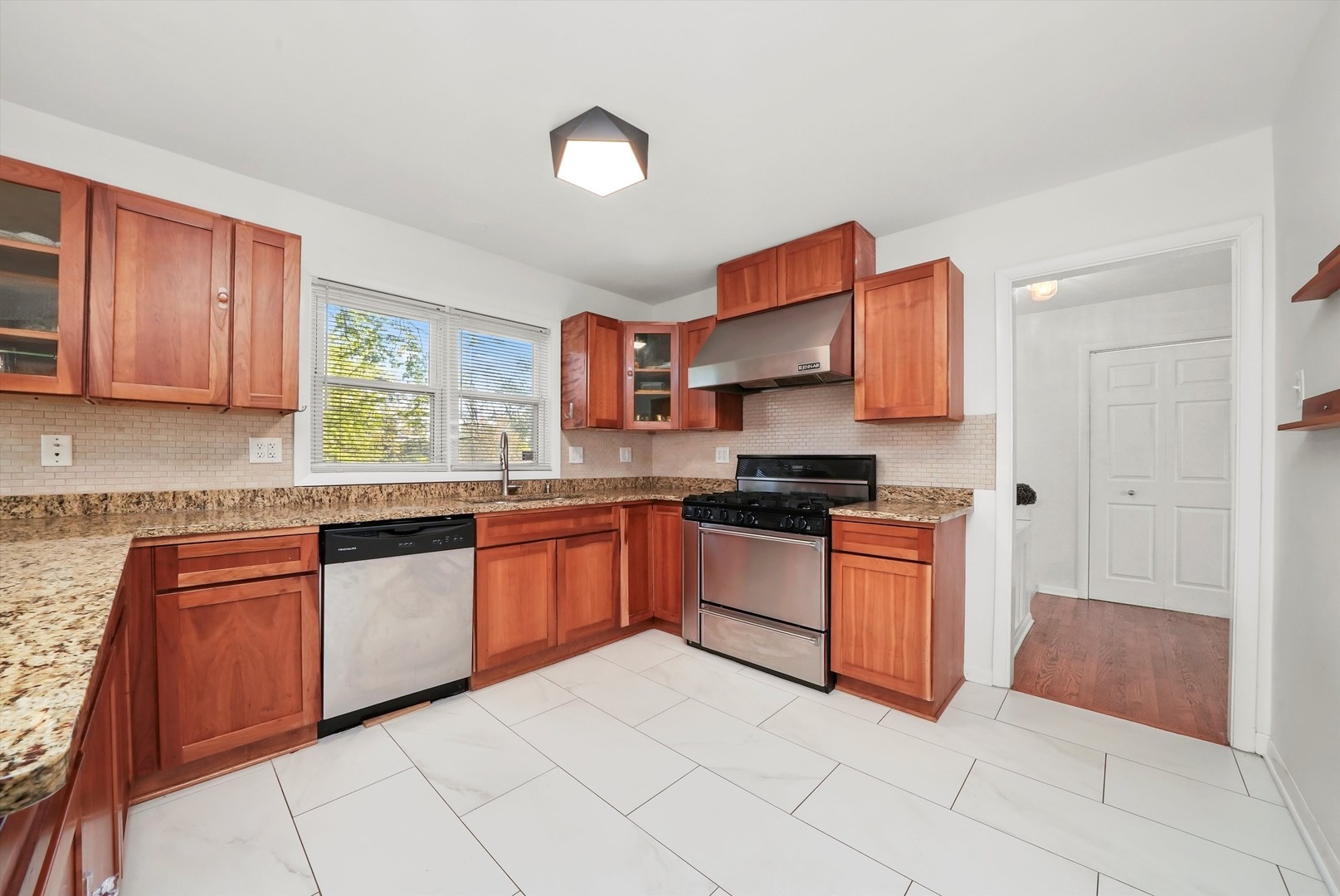 2747 Perry Road Flossmoor, IL 60422 - Photo 13 of 23