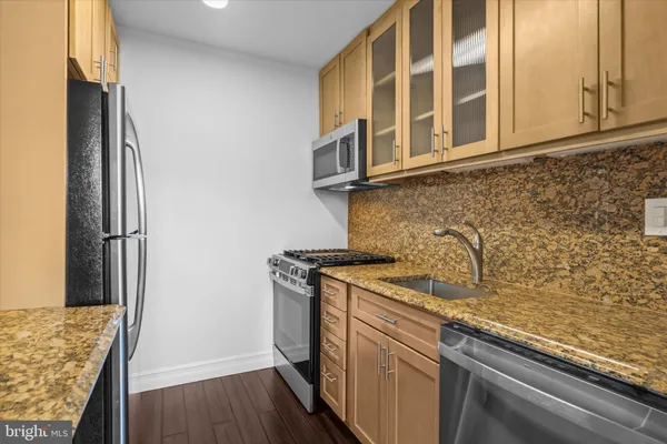$210,000 | 4201 Cathedral Avenue Northwest, Unit 1118E, Washington, DC 20016