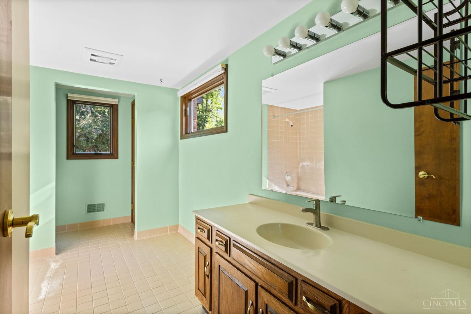 7901 Livingston Road Cincinnati, OH 45247 - Photo 25 of 66
