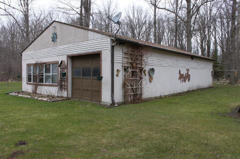 5077 Lonsberry Road Columbiaville, MI 48421 - Photo 43 of 44 20352184-42.JPG
