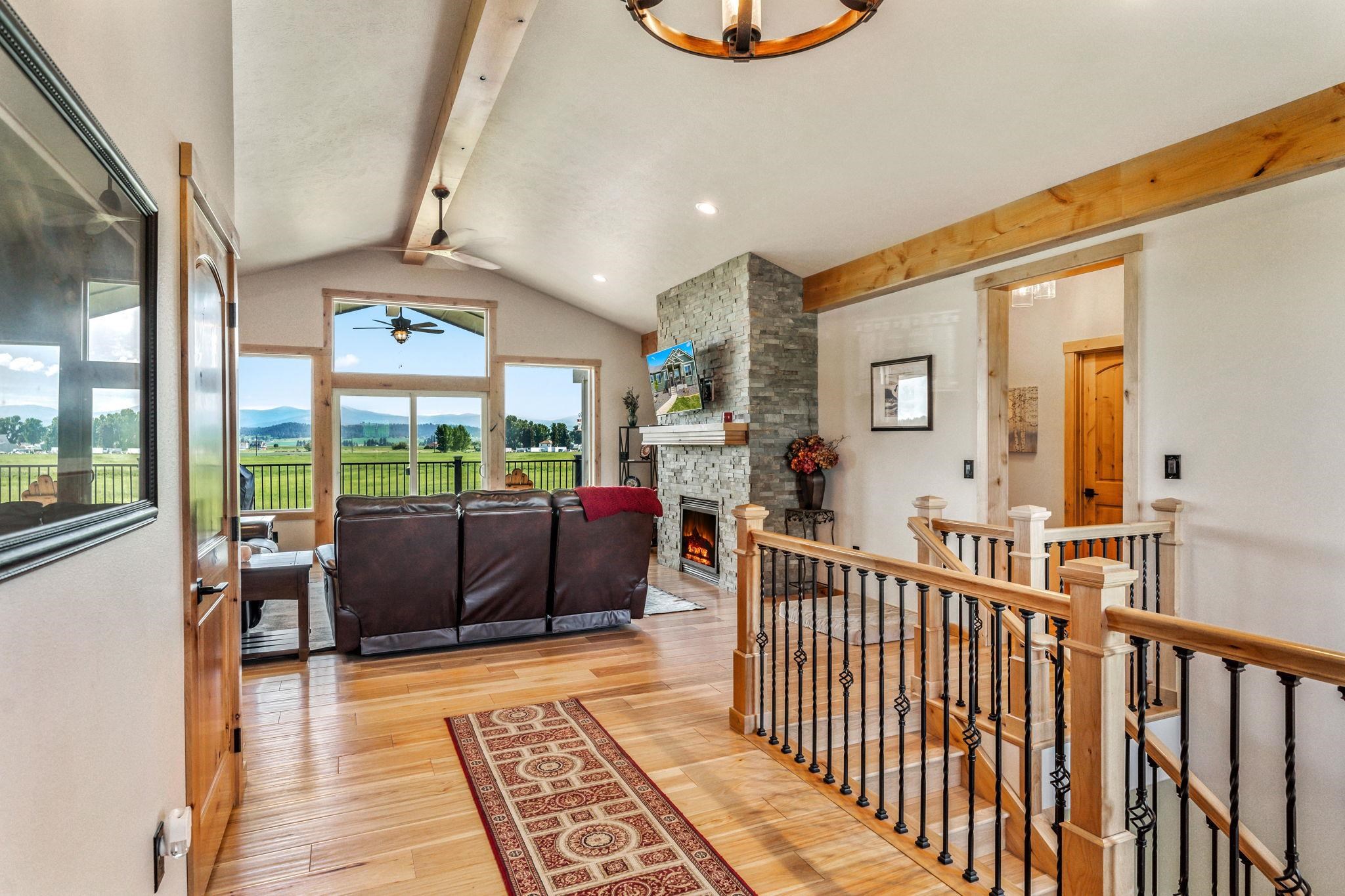 5520 East Peone Road Mead, WA 99021 - Photo 4 of 50