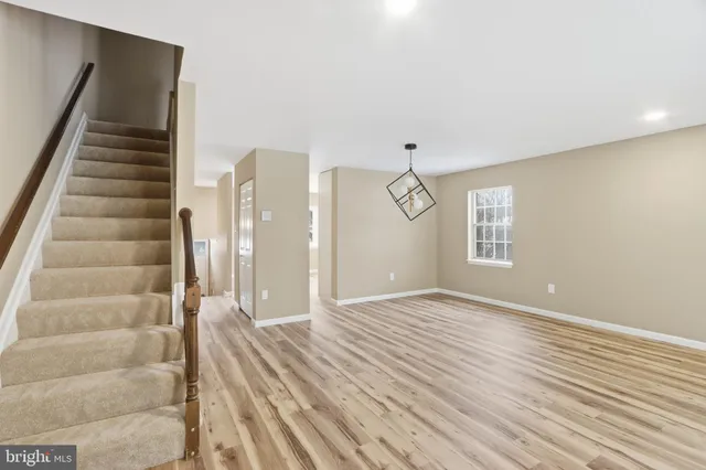 $399,900 | 2 Valley Crossing Circle, Cockeysville, MD 21030