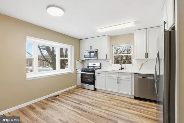 $399,900 | 2 Valley Crossing Circle, Cockeysville, MD 21030