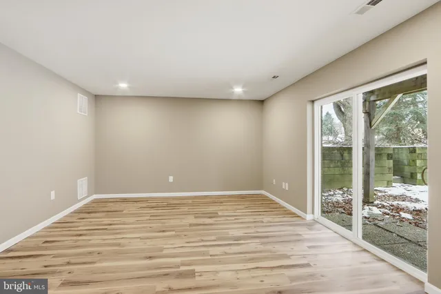 $399,900 | 2 Valley Crossing Circle, Cockeysville, MD 21030