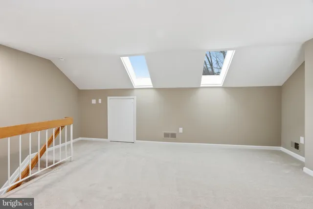 $399,900 | 2 Valley Crossing Circle, Cockeysville, MD 21030