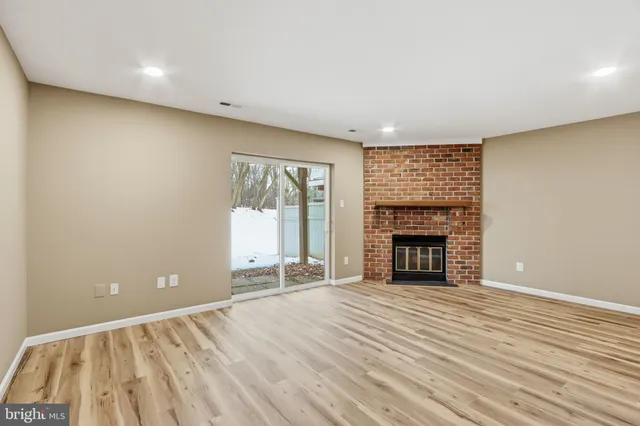 $399,900 | 2 Valley Crossing Circle, Cockeysville, MD 21030