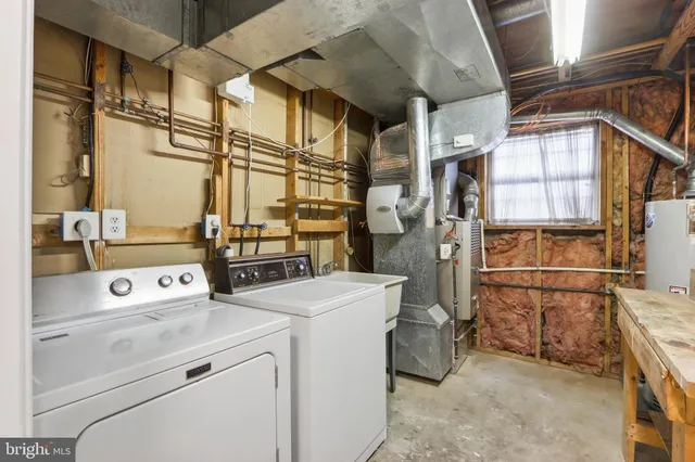 $399,900 | 2 Valley Crossing Circle, Cockeysville, MD 21030