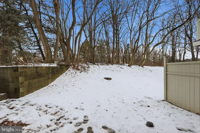 $399,900 | 2 Valley Crossing Circle, Cockeysville, MD 21030