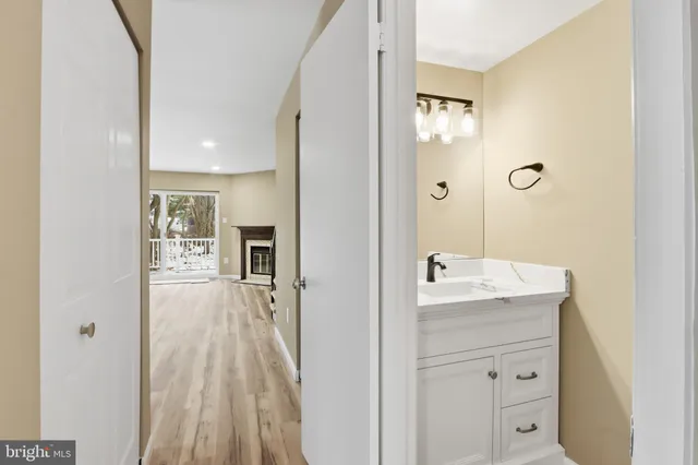 $399,900 | 2 Valley Crossing Circle, Cockeysville, MD 21030