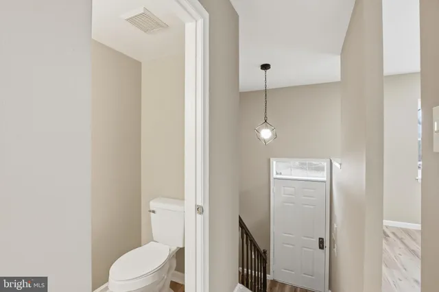 $399,900 | 2 Valley Crossing Circle, Cockeysville, MD 21030