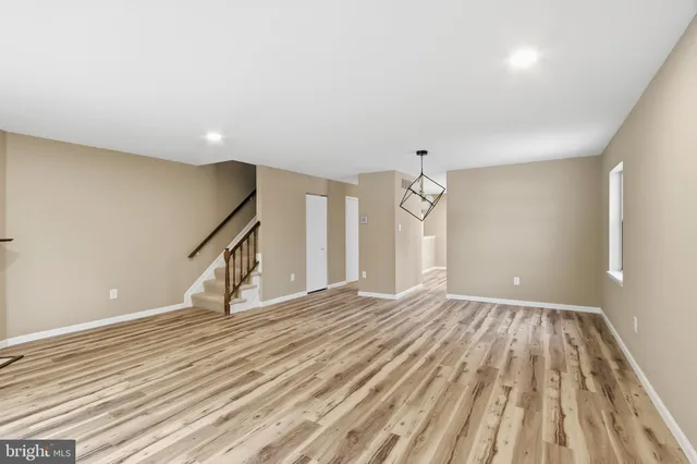 $399,900 | 2 Valley Crossing Circle, Cockeysville, MD 21030