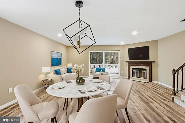 $399,900 | 2 Valley Crossing Circle, Cockeysville, MD 21030