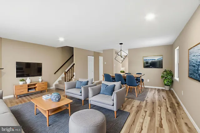 $399,900 | 2 Valley Crossing Circle, Cockeysville, MD 21030