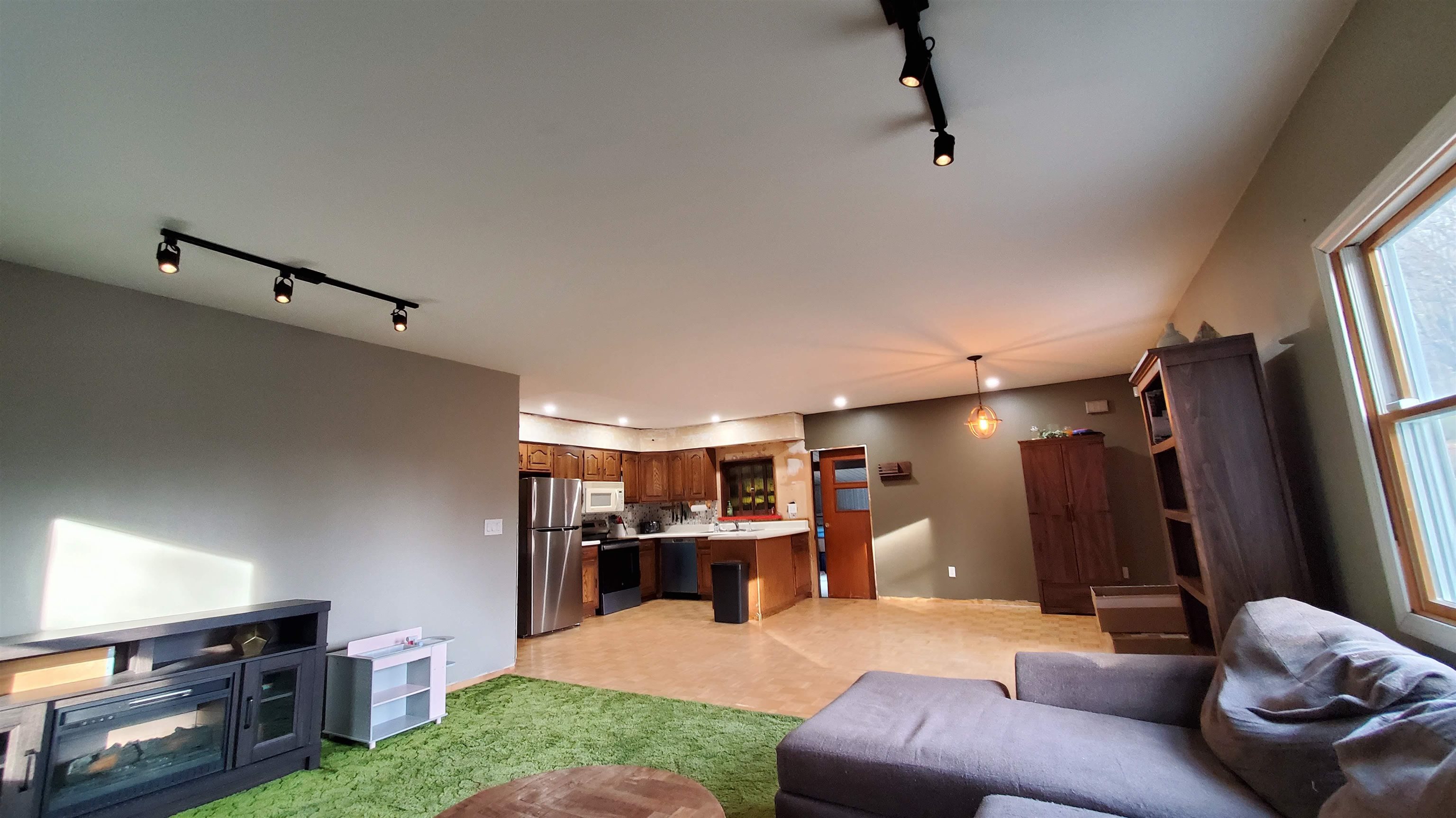 722 Fairview Terrace Hartford, VT 05001 - Photo 8 of 34