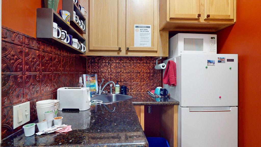 133 Brunswick Road Grass Valley, CA 95945 - Photo 2 of 47 a front view of a house with patio