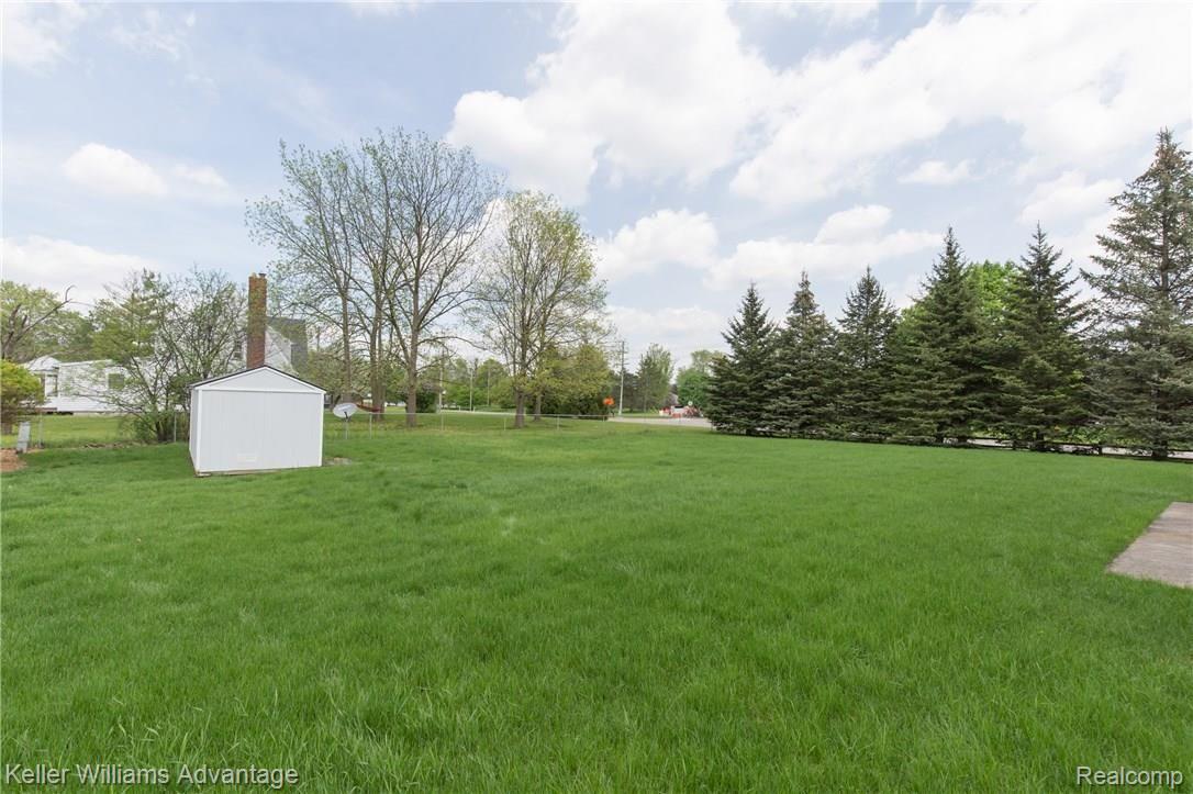 35420 Fredericksburg Road Farmington, MI 48331 - Photo 38 of 38 40.jpg