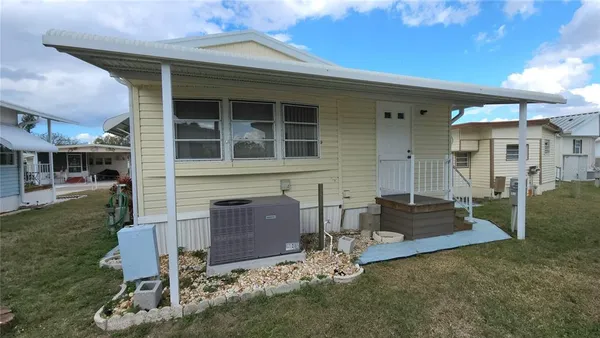 $139,900 | 3275 26th Avenue East, Unit 179, Bradenton, FL 34208