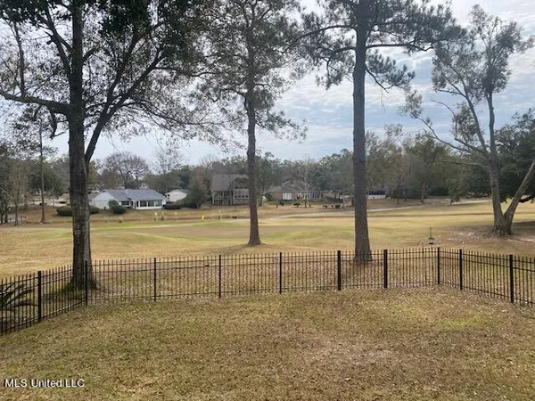 $2,100 | 8856 Moanalua Way, Diamondhead, MS 39525