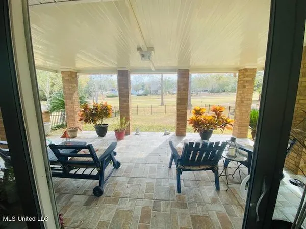 $2,100 | 8856 Moanalua Way, Diamondhead, MS 39525