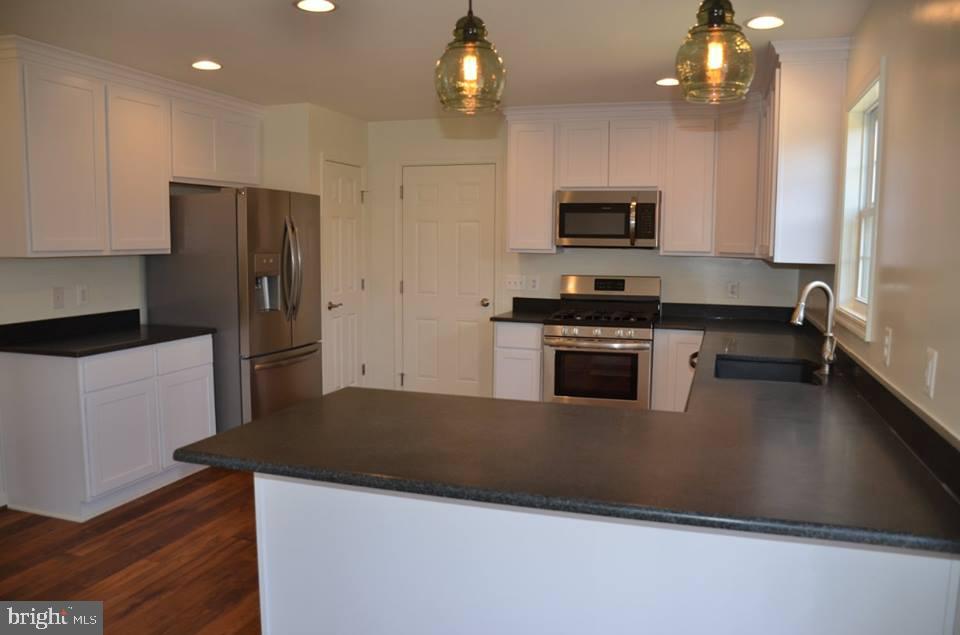 7014 Riley Road Warrenton, VA 20187 - Photo 6 of 14 Ex 2 - Stainless Steel Appliances