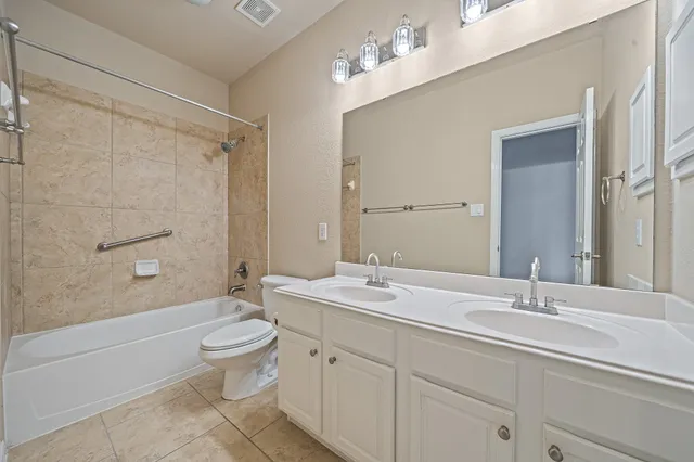 $2,600 | 5123 Shadow Breeze Lane, Katy, TX 77494