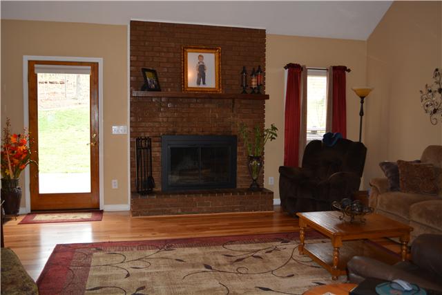 7728 Greenwood Road Cross Plains, TN 37049 - Photo 10 of 20 Great Room