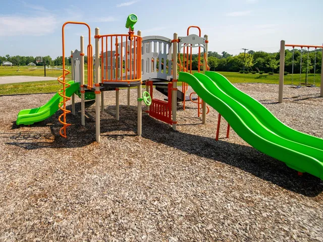 $359,900 | 3903 Donaldson Crk Court, Clayton, IN 46118