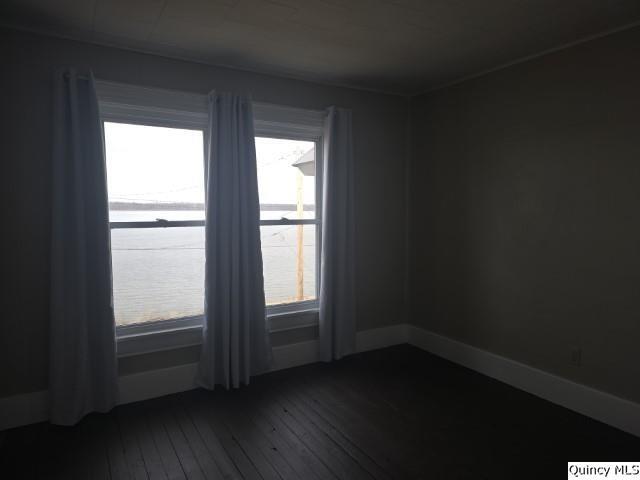 670 East First Street Dallas City, IL 62330 - Photo 13 of 27