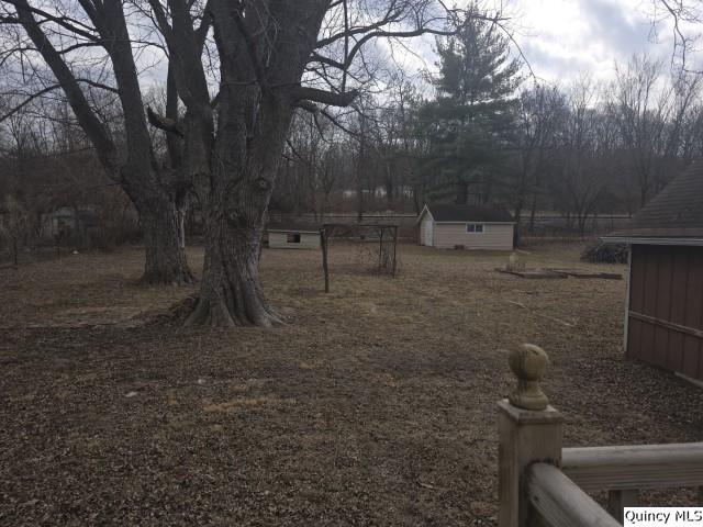 670 East First Street Dallas City, IL 62330 - Photo 23 of 27