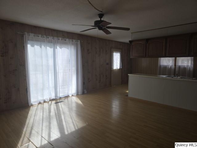 670 East First Street Dallas City, IL 62330 - Photo 8 of 27