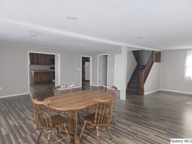 670 East First Street Dallas City, IL 62330 - Photo 9 of 27